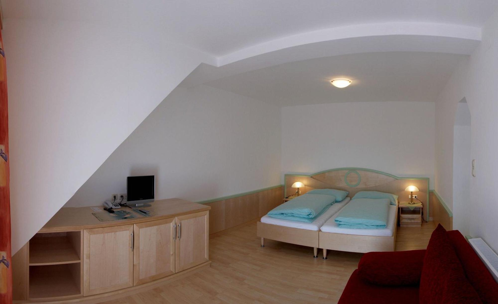 Hotel Zum Kirchenwirt מריהצל מראה חיצוני תמונה