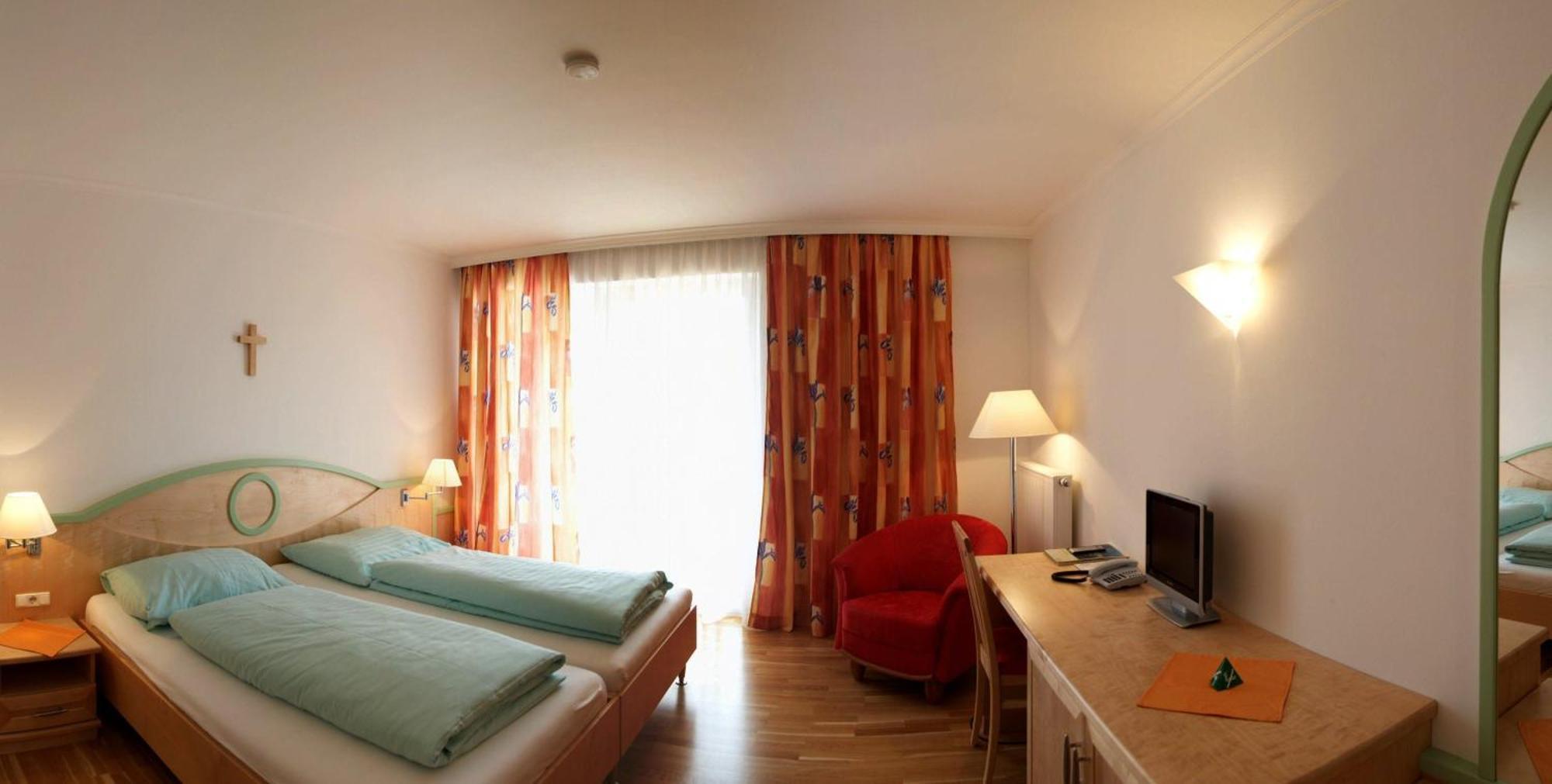 Hotel Zum Kirchenwirt מריהצל מראה חיצוני תמונה