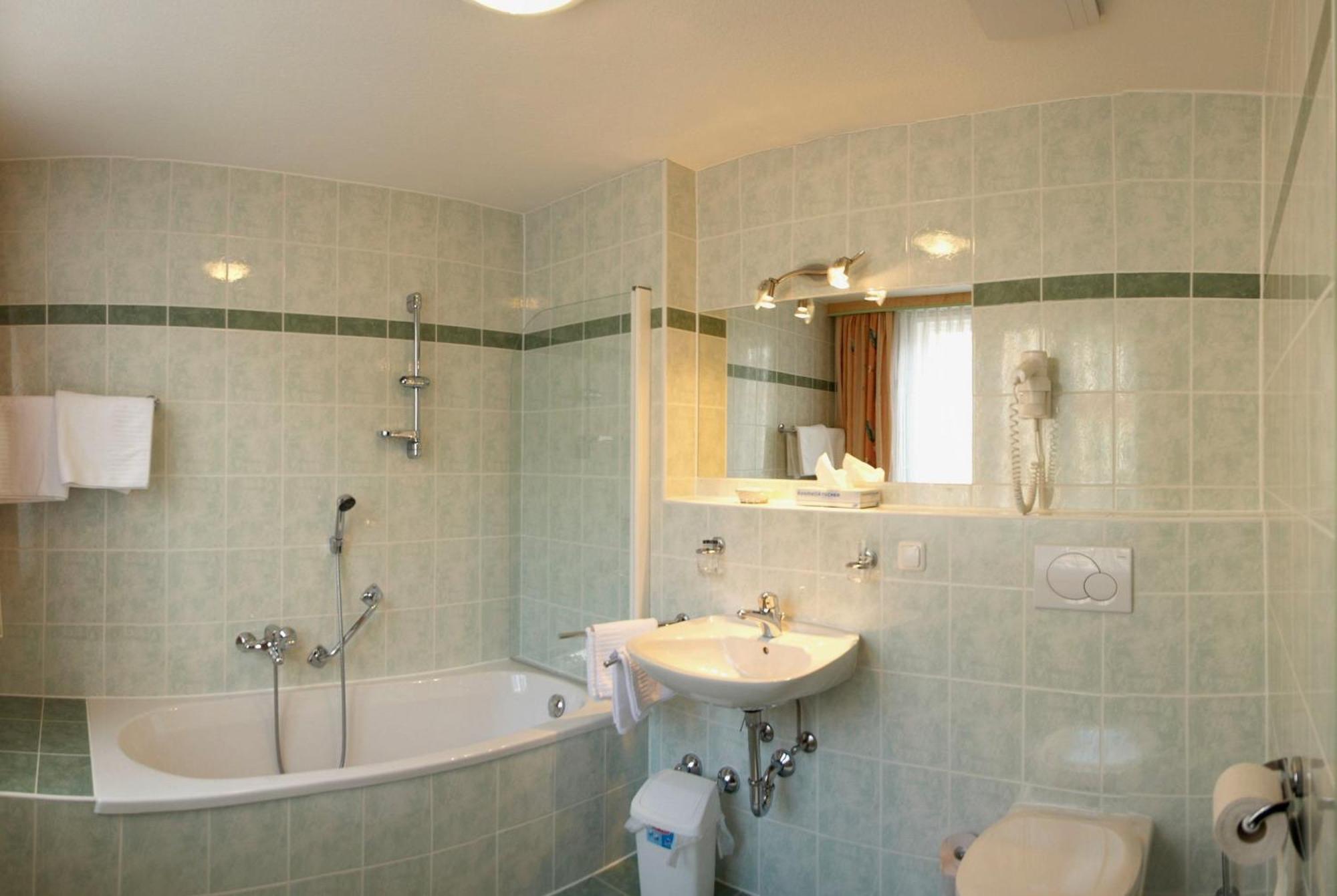 Hotel Zum Kirchenwirt מריהצל מראה חיצוני תמונה