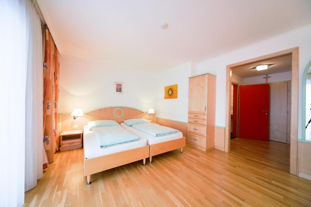 Hotel Zum Kirchenwirt מריהצל חדר תמונה